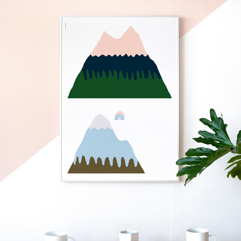 Artprint Pink Mountain, mit zwei Bergen, die rosane Bergspitzen zeigen.