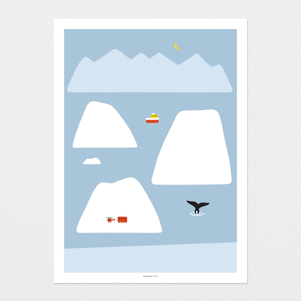 Artprint Antarctica Lightblue, mit Illustration von Walschwanz, Schiff und Helikopter zwischen weissen Eisbergen im hellblauen Meer.