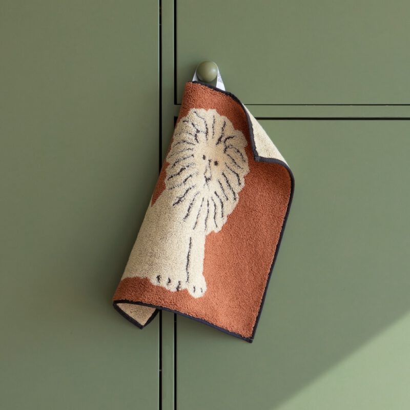 Handtowel34 - Lion Cream