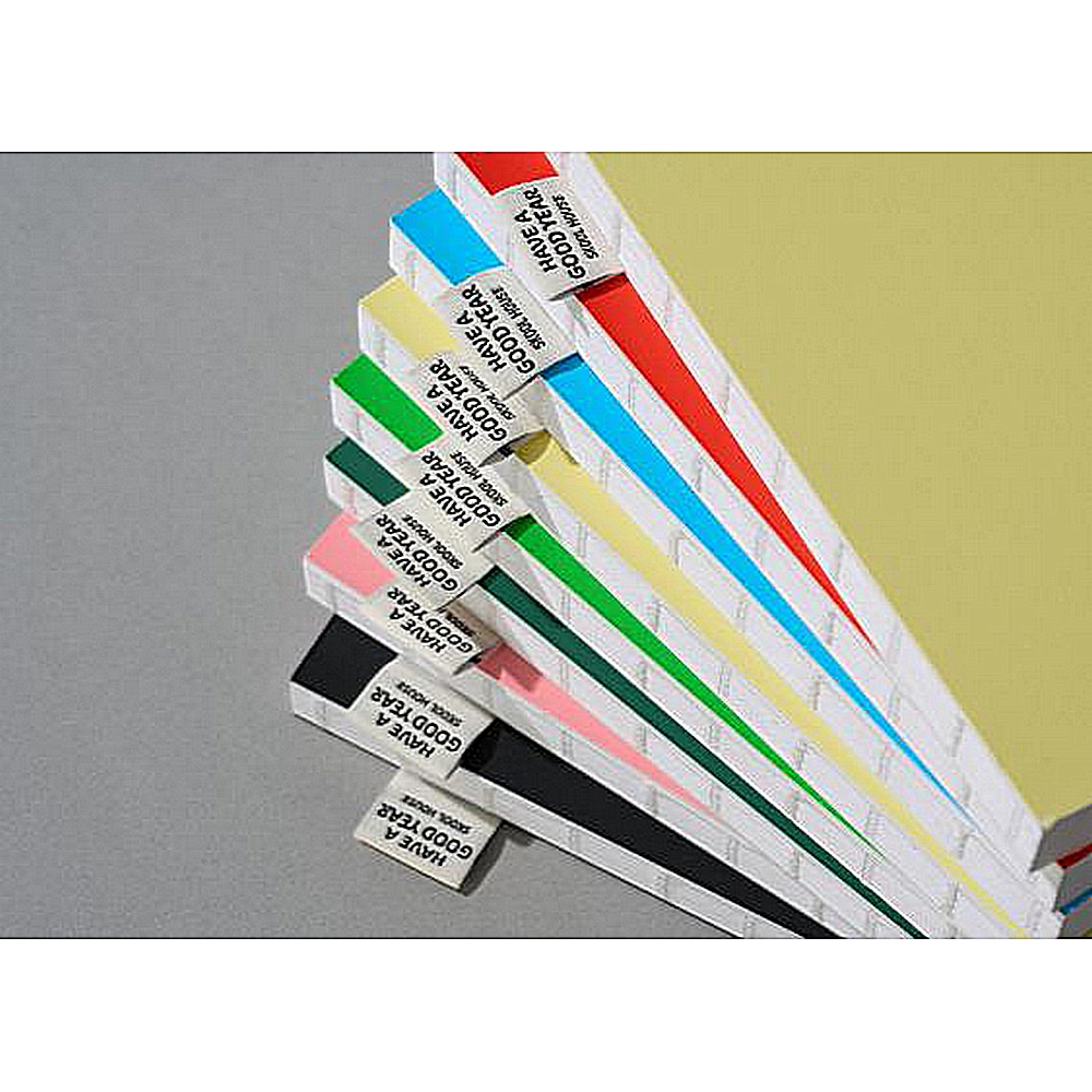 Die Kollektion des Palette Diary, undatierter Jahresplaner von Skoolhouse, mit verschiedenen Coverfarben.